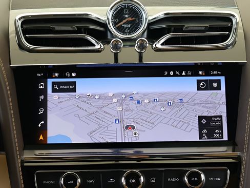 Used 2025 Bentley Bentayga Extended Wheelbase AWD/4WD image 26