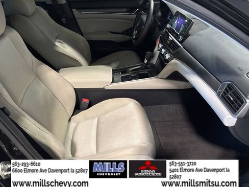 Used 2018 Honda Accord LX image 17