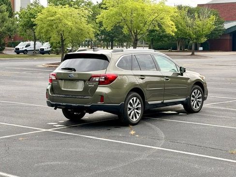 Used 2017 Subaru Outback 2.5i Touring w/ Popular Package #5A AWD/4WD image 7