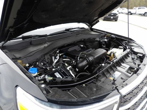 Used 2022 Ford Explorer XLT w/ Equipment Group 202A image 48