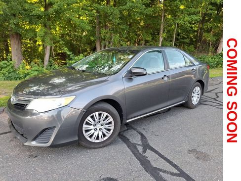 Used 2012 Toyota Camry LE FWD image 1