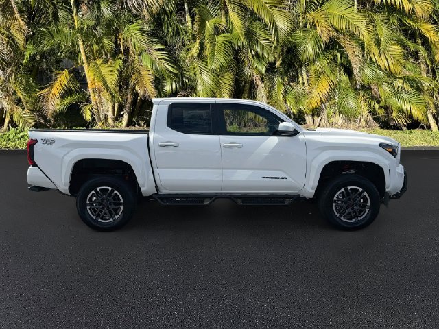 Used 2025 Toyota Tacoma TRD Sport AWD/4WD image 3