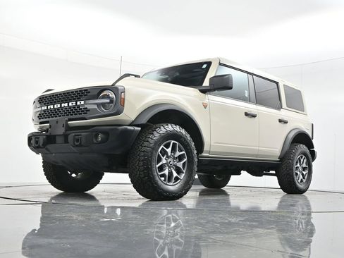 Used 2025 Ford Bronco Badlands AWD/4WD image 46