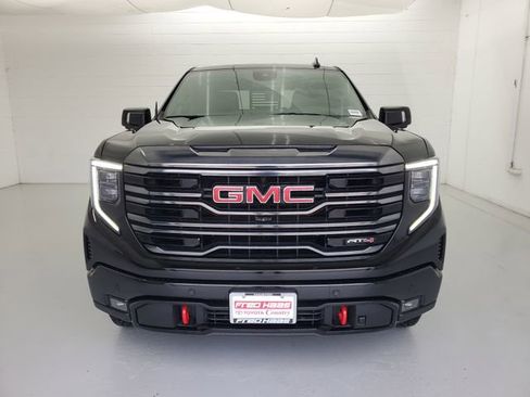 Used 2023 GMC Sierra 1500 AT4 w/ AT4 Preferred Package AWD/4WD image 3