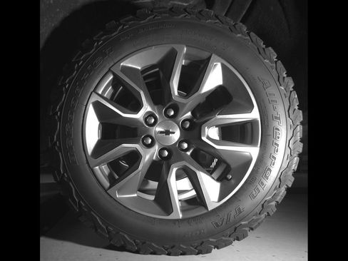 Used 2023 Chevrolet Silverado 1500 RST AWD/4WD image 11