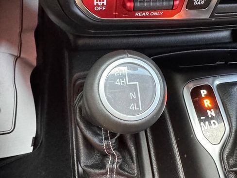 Used 2020 Jeep Wrangler Unlimited Rubicon w/ LED Lighting Group AWD/4WD image 18