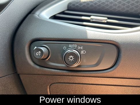 Used 2024 Chevrolet Malibu LT image 24