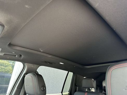 Used 2026 Chevrolet Traverse RS FWD image 21