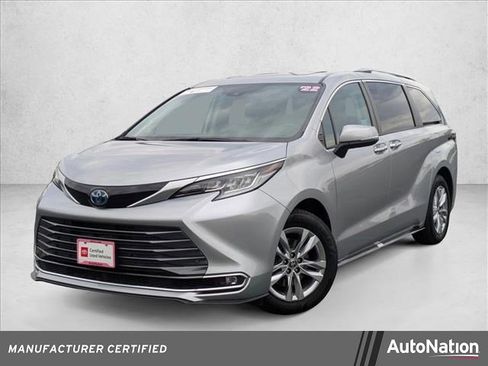 Certified 2022 Toyota Sienna Limited image 1