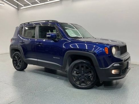 Used 2017 Jeep Renegade Altitude AWD/4WD image 2