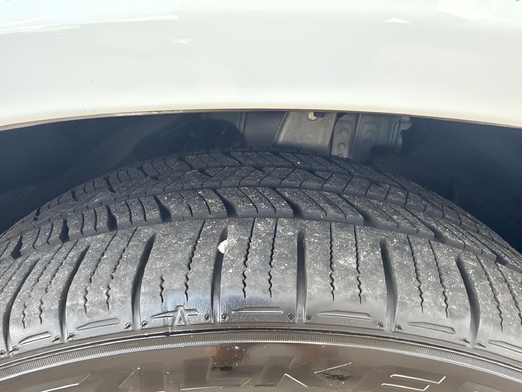 Used 2019 Volvo XC60 T6 Momentum w/ Premium Package AWD/4WD image 35