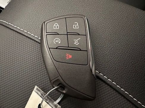 New 2026 Chevrolet Traverse RS w/ LPO, Floor Liner Package FWD image 27
