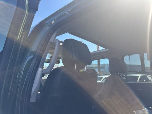 Used 2024 Nissan Frontier SL w/ Technology Package image 21