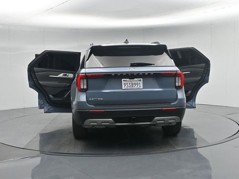 Used 2025 Ford Explorer Active w/ Active Comfort Package RWD image 36