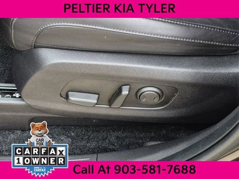 Used 2024 Kia Carnival LX FWD image 21
