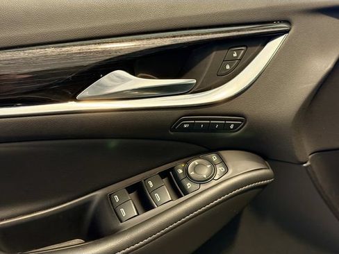 Used 2020 Buick Enclave Avenir w/ Avenir Technology Package AWD/4WD image 16