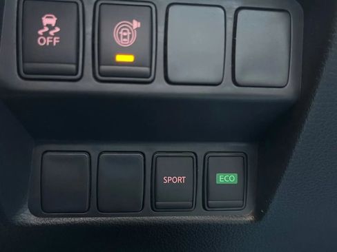 Used 2017 Nissan Rogue SV image 49