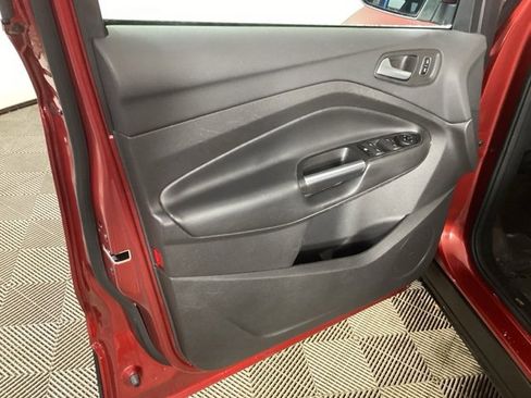 Used 2017 Ford Escape SE w/ SE Cold Weather Package image 15