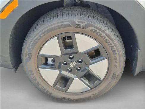 Used 2026 Hyundai Santa Fe SE FWD image 10