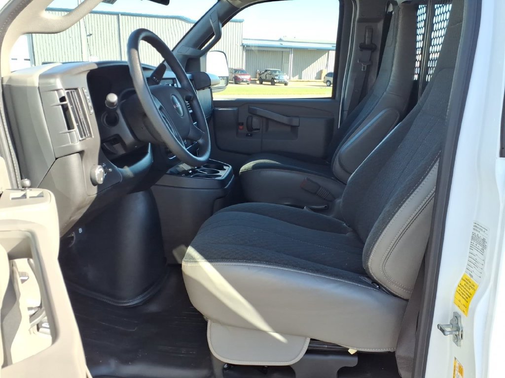 Used 2025 GMC Savana 2500 w/ Driver Convenience Package RWD image 8