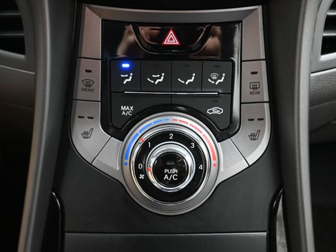 Used 2013 Hyundai Elantra GLS w/ Preferred Pkg FWD image 16