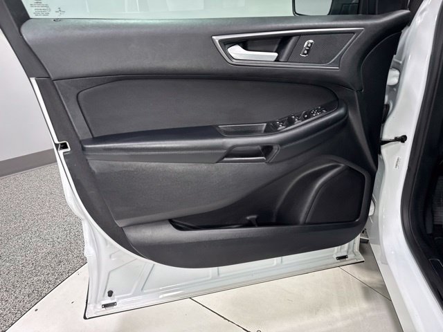 Used 2018 Ford Edge SE FWD image 8