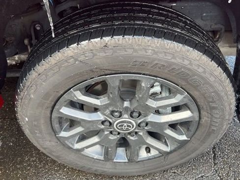 Used 2024 Toyota Sequoia Platinum image 7