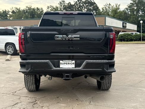 New 2026 GMC Sierra 2500 Denali Ultimate w/ LPO, Black Badging Package AWD/4WD image 4