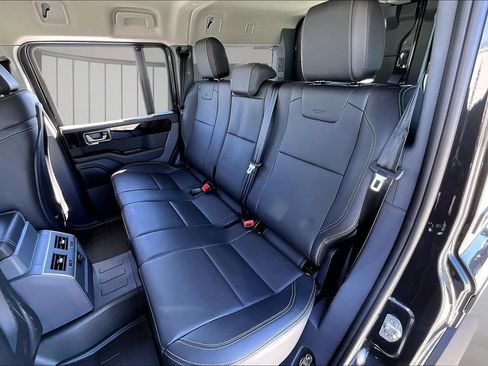 Used 2024 INEOS Grenadier Fieldmaster Edition image 20