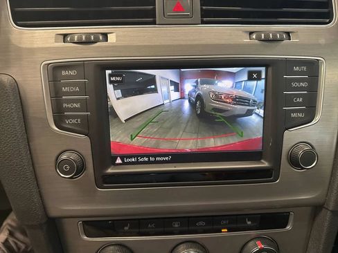 Used 2017 Volkswagen Golf Wolfsburg Edition FWD image 23