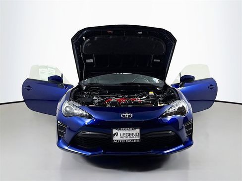 Used 2017 Toyota 86 image 23