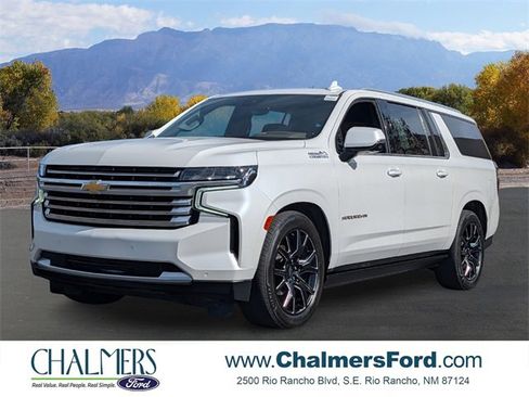 Used 2023 Chevrolet Suburban High Country image 1