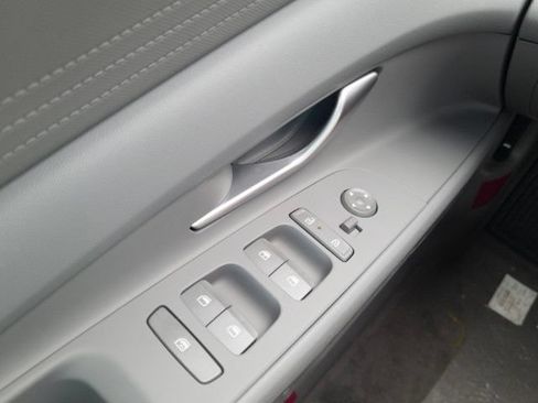 New 2026 Hyundai Elantra SE FWD image 30