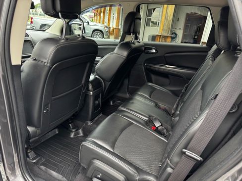 Used 2015 Dodge Journey Crossroad w/ Flexible Seating Group image 12
