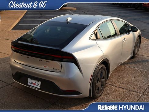 Used 2024 Toyota Prius LE AWD/4WD image 6