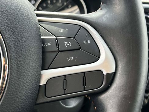 Used 2020 Jeep Compass Limited w/ Luxury Seat Group AWD/4WD image 22