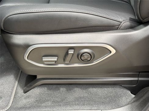 New 2025 Jeep Wagoneer L Series II AWD/4WD image 14