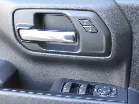 Used 2019 Chevrolet Silverado 1500 Custom Trail Boss w/ Custom Convenience Package image 31