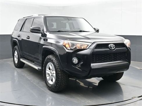 Used 2016 Toyota 4Runner SR5 image 2
