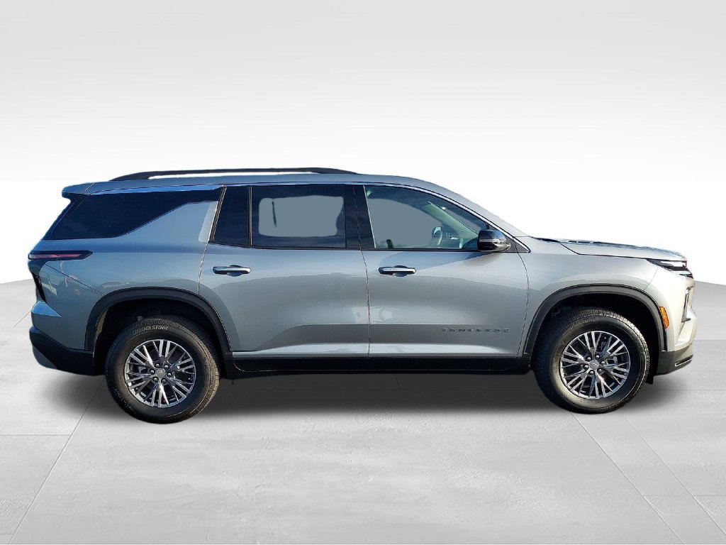 New 2027 Chevrolet Traverse LT w/ LPO, Floor Liner Package AWD/4WD image 6