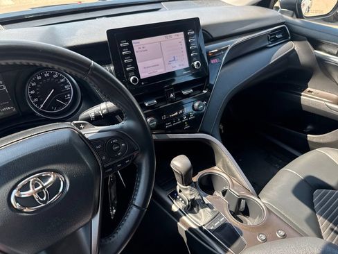 Used 2022 Toyota Camry SE FWD image 21