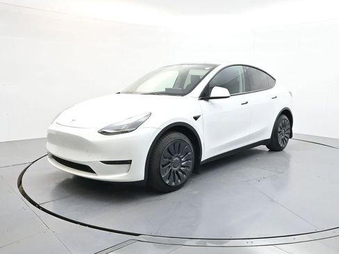 Used 2023 Tesla Model Y Long Range AWD/4WD image 3