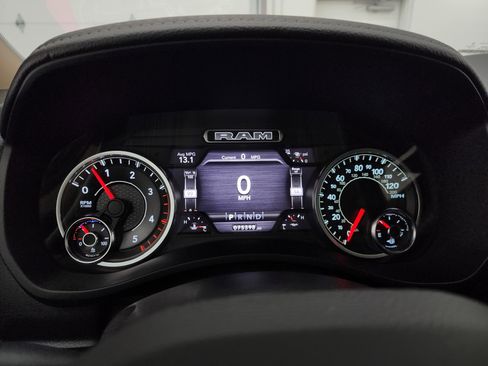 Used 2019 RAM 2500 Laramie image 10