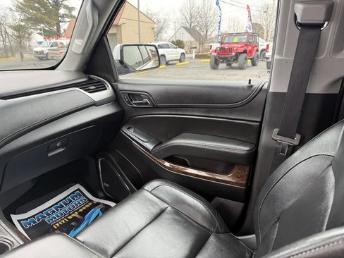 Used 2018 Chevrolet Tahoe LT image 13