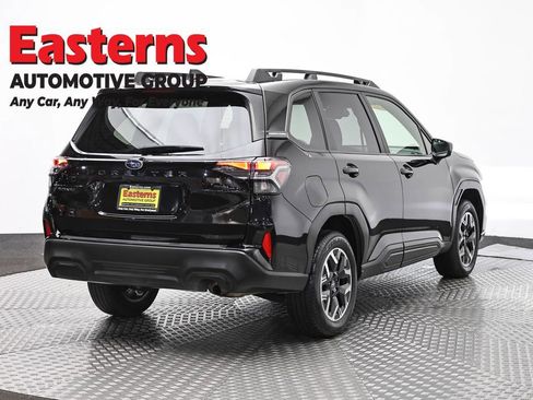 Used 2025 Subaru Forester Premium AWD/4WD image 5