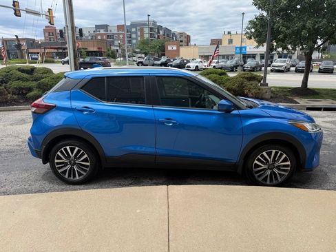 Used 2023 Nissan Kicks SV FWD image 4