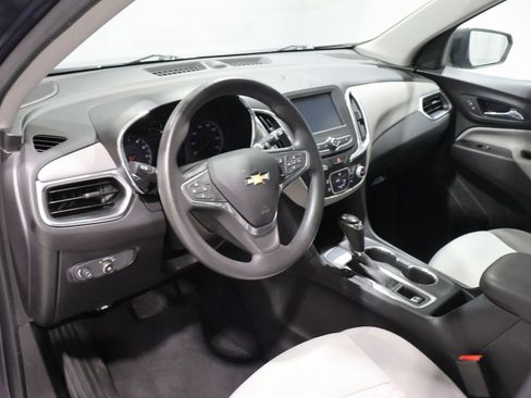 Used 2018 Chevrolet Equinox LS FWD image 16