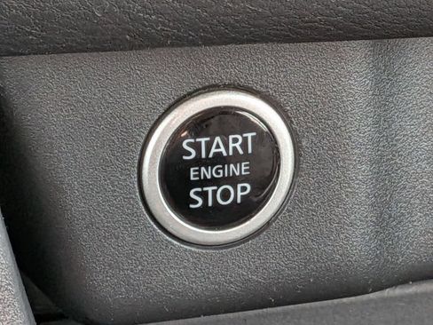 Used 2022 Nissan Rogue SV AWD/4WD image 14