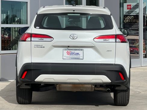 Certified 2024 Toyota Corolla Cross L image 5