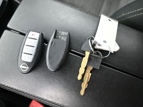 Used 2022 Nissan Rogue SV FWD image 18